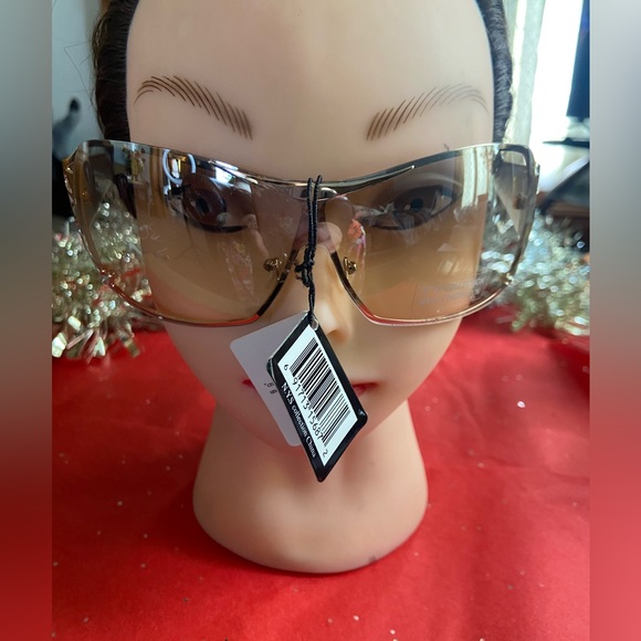 New Sunglasses with MAX UV Protection. By NYS Collections. - Picture 1 of 8